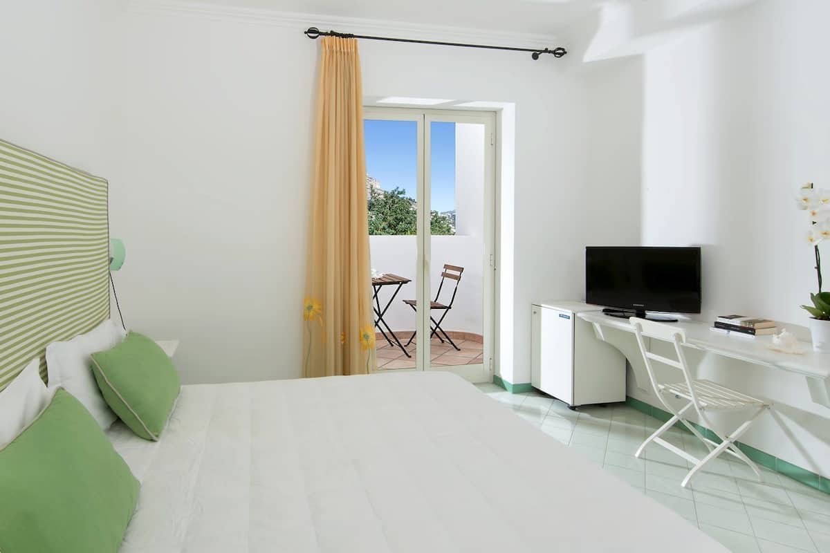 Standard Double Room | Frette Italian sheets, in-room safe, desk, blackout drapes