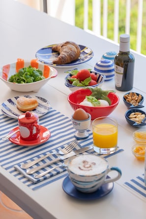 Café da manhã continental grátis todos os dias