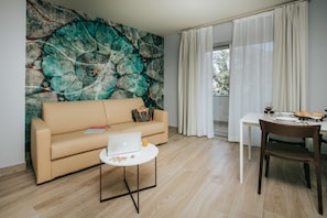 Comfort Apartment | Living area | TV - Aparthotel Touring (Grado)