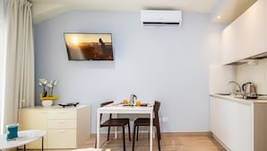 Economy Apartment | Private kitchen - Aparthotel Touring (Grado)