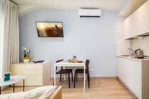 经  济公寓 | 私人厨房 | 茶具/咖啡用具、冰箱、微波炉、炉灶