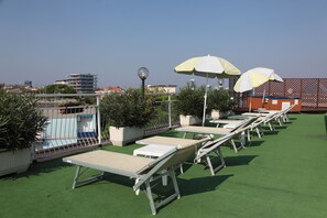 Terrace/patio - Aparthotel Touring (Grado)