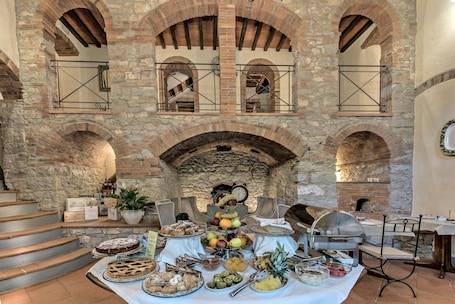 Colazione a buffet a pagamento, servita tutte le mattine . Ultimo Mulino Wellness Country Hotel