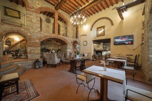 Esmorzar diari d'estil bufet (13 EUR per persona) 