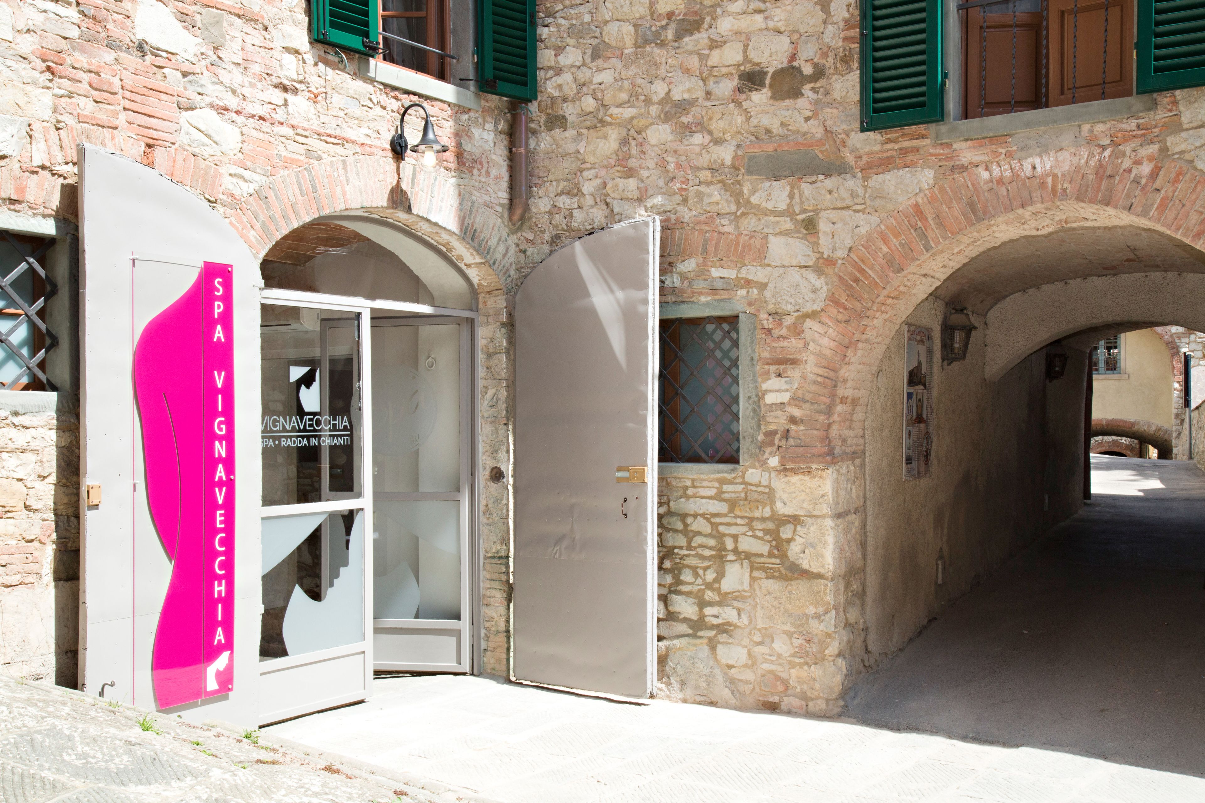 sauna, hot tub, steam room, body treatments, hot stone massages