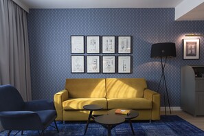 Junior Suite, 1 King Bed (Premium)