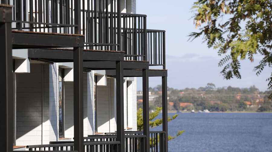 Lodestar Waterside Apartments