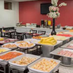 Petit déjeuner buffet compris tous les jours