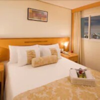 Suíte júnior (1 Double and 1 Single Bed) | Cofres nos quartos, escrivaninha, Wi-Fi de cortesia, roupa de cama