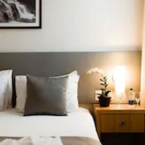 In-room safe, desk, free WiFi, bed sheets - Blue Tree Towers All Suites Santo Andre (Santo André)