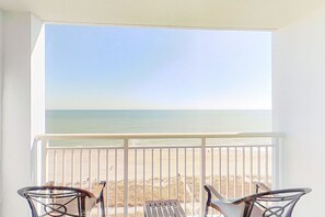 Room (Studio,Oceanfront) | Balcony