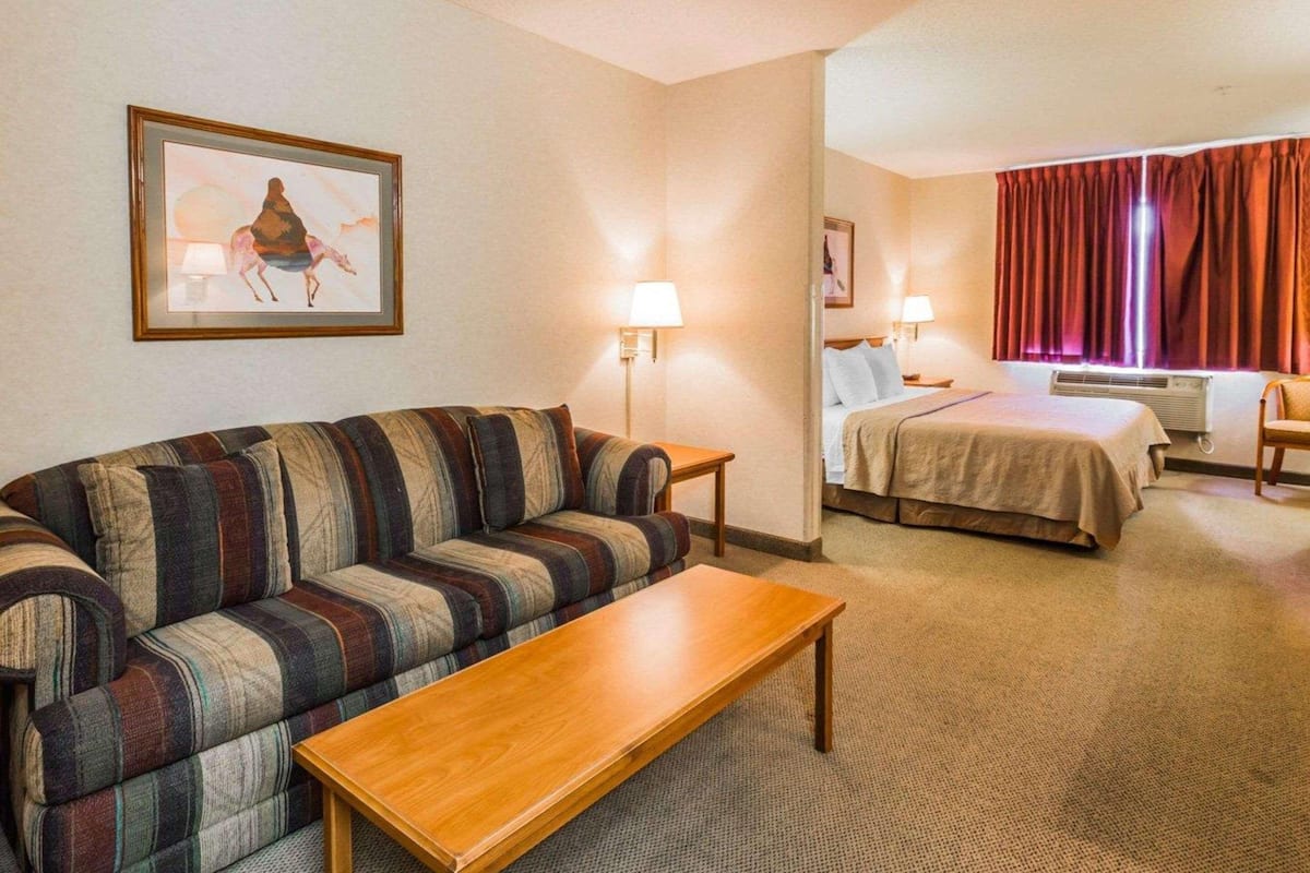 Desk, iron/ironing board, rollaway beds (surcharge), WiFi (free)
