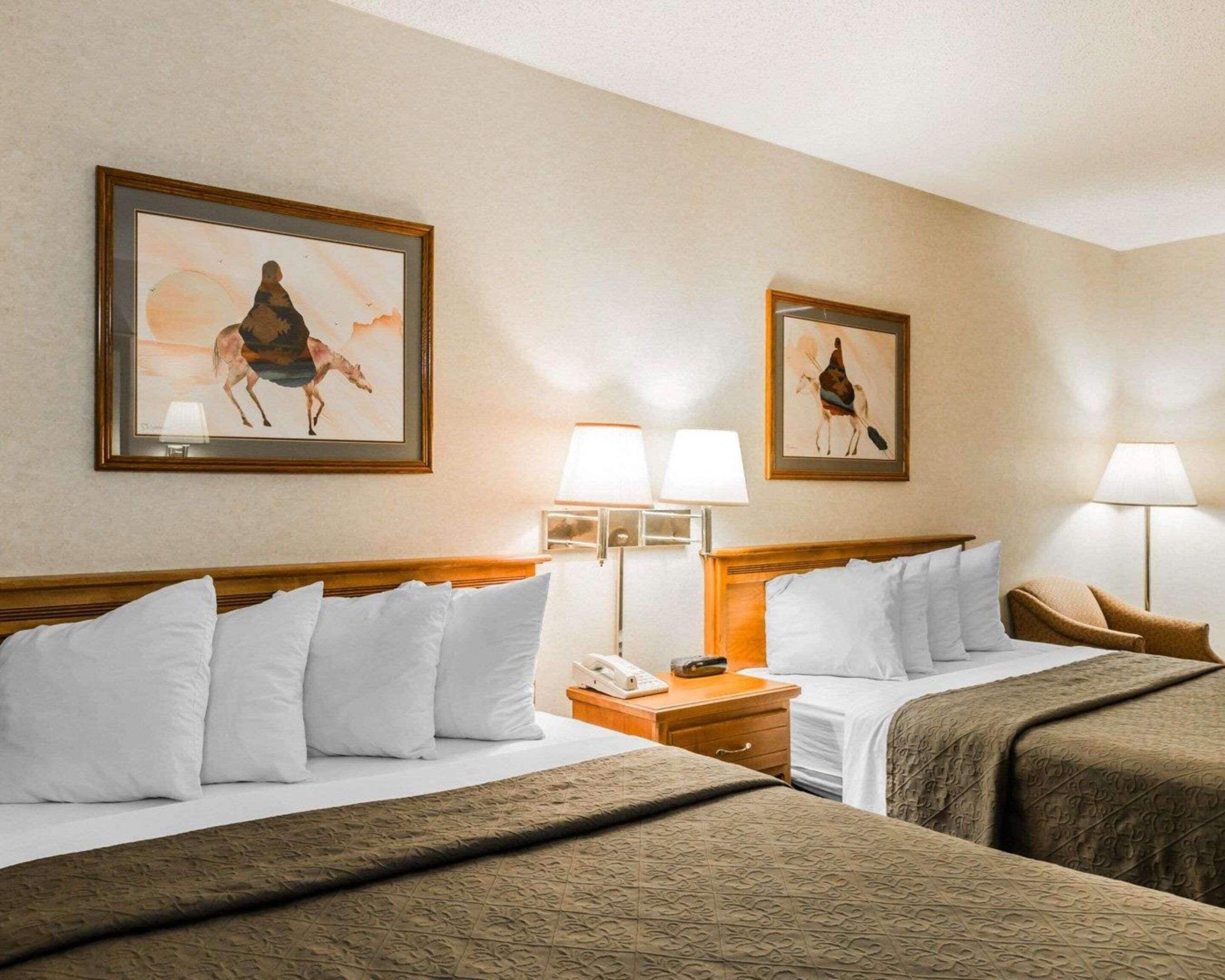 Desk, iron/ironing board, rollaway beds, free WiFi