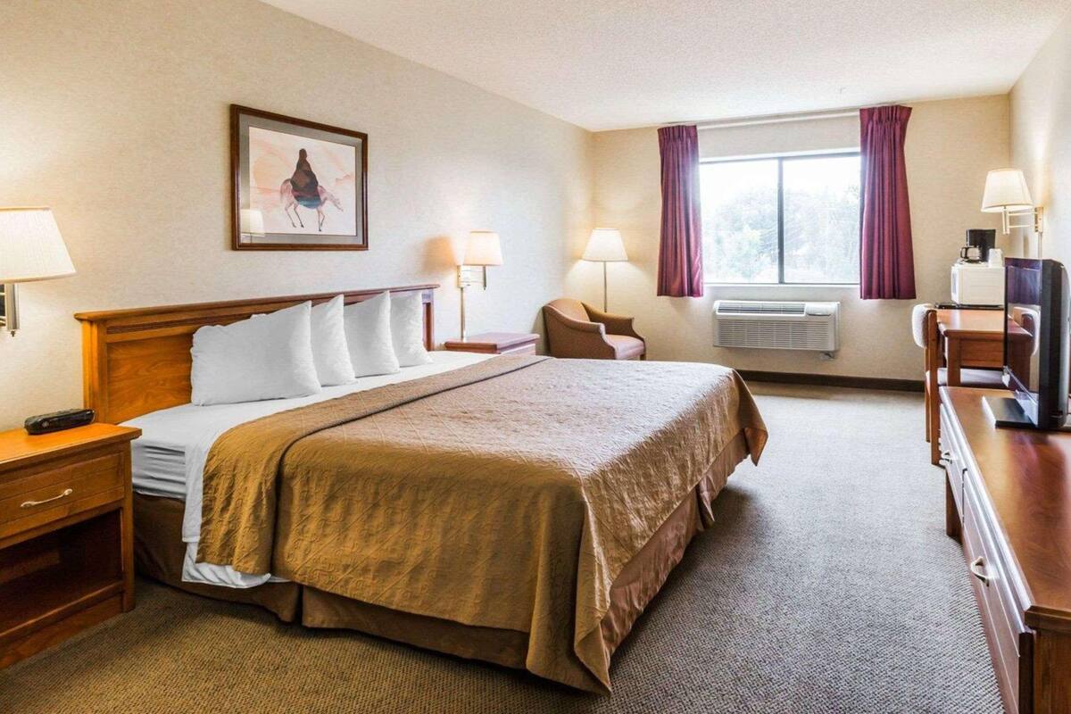 Desk, iron/ironing board, rollaway beds (surcharge), WiFi (free)