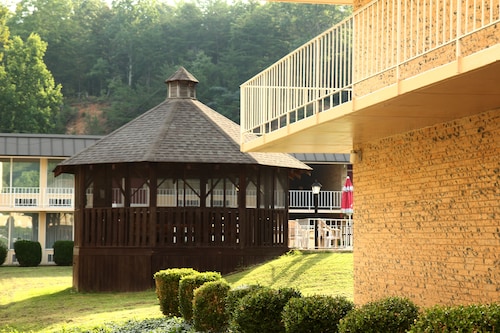 Quality Inn Dutch Inn