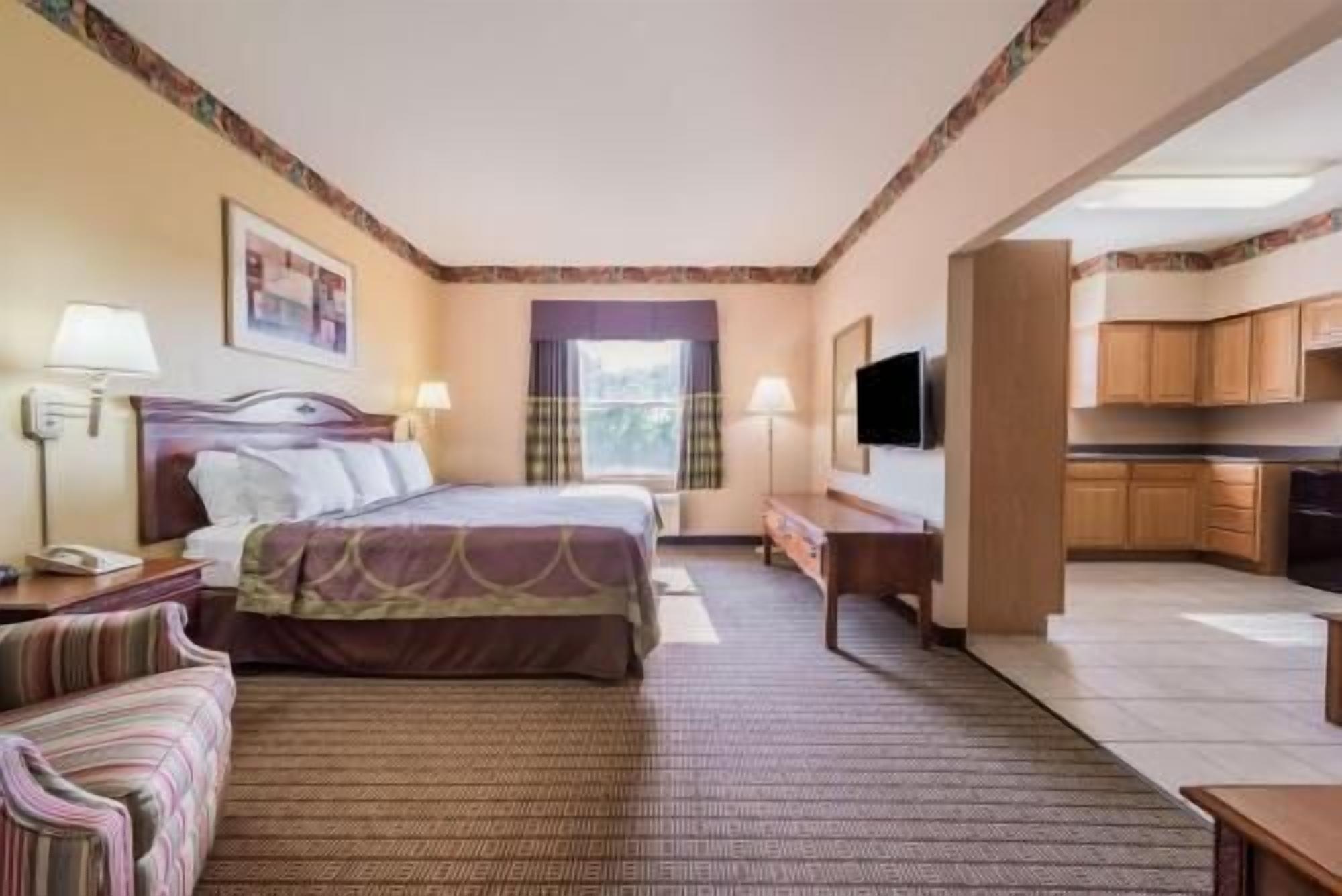In-room safe, desk, iron/ironing board, free WiFi
