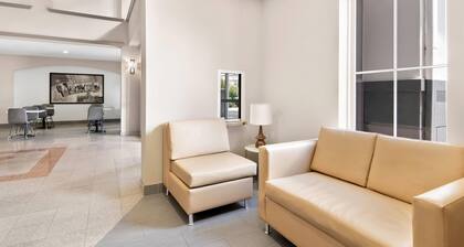 Super 8 by Wyndham Fort Worth Stockyards