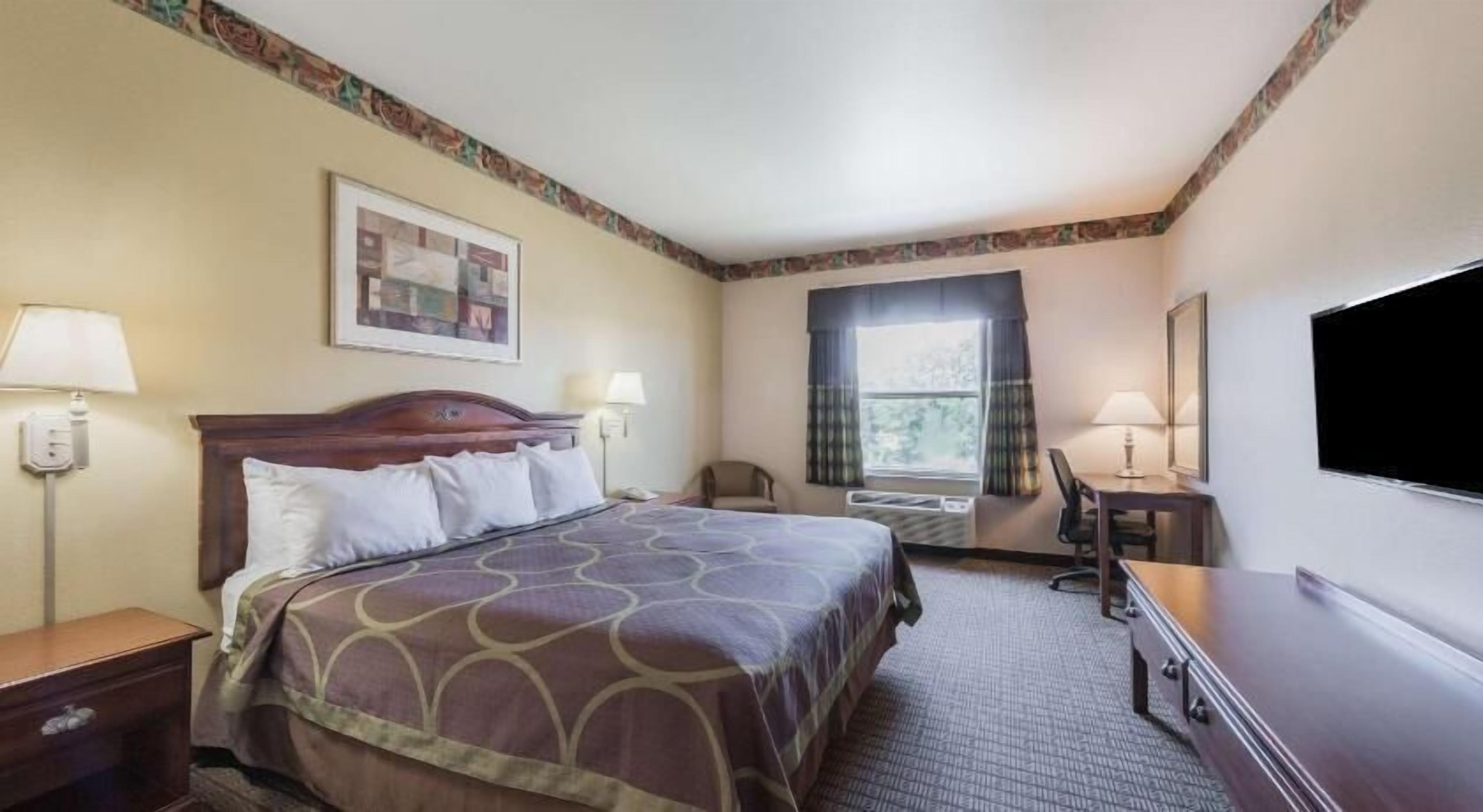 In-room safe, desk, iron/ironing board, free WiFi