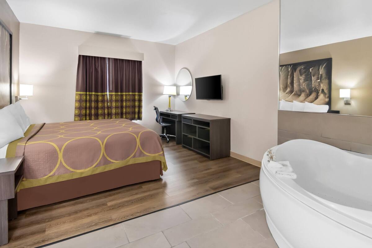 In-room safe, desk, iron/ironing board, free WiFi