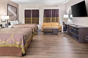 Suite, 2 Queen Beds, Refrigerator