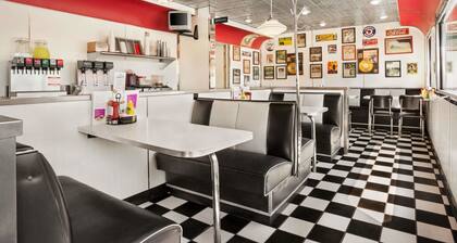 Travelodge by Wyndham Morrill