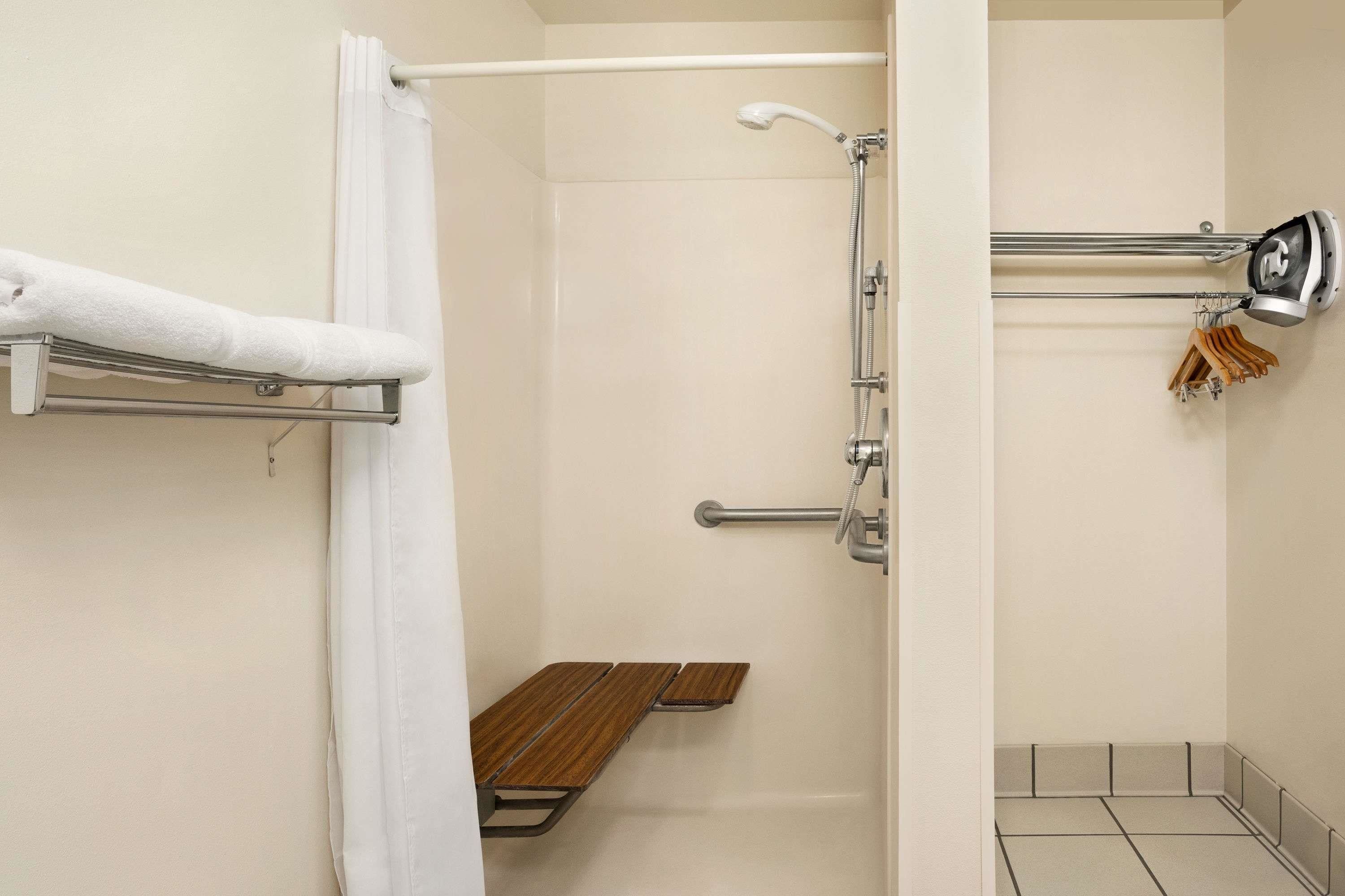 room, 1 double bed, accessible, non smoking | bathroom | shower, free toiletries, hair dryer, towels