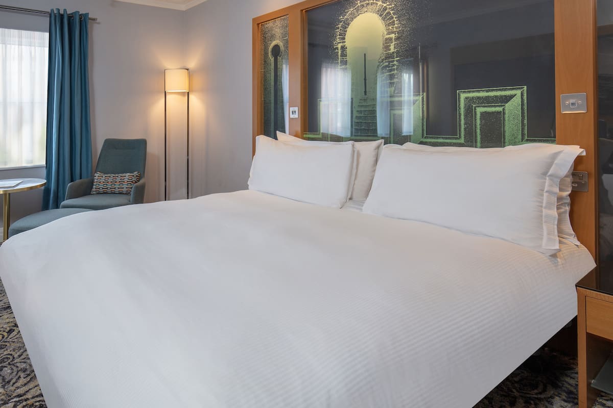 1 bedroom, in-room safe, desk, iron/ironing board