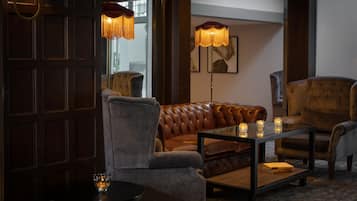 Alfresco dining, open daily