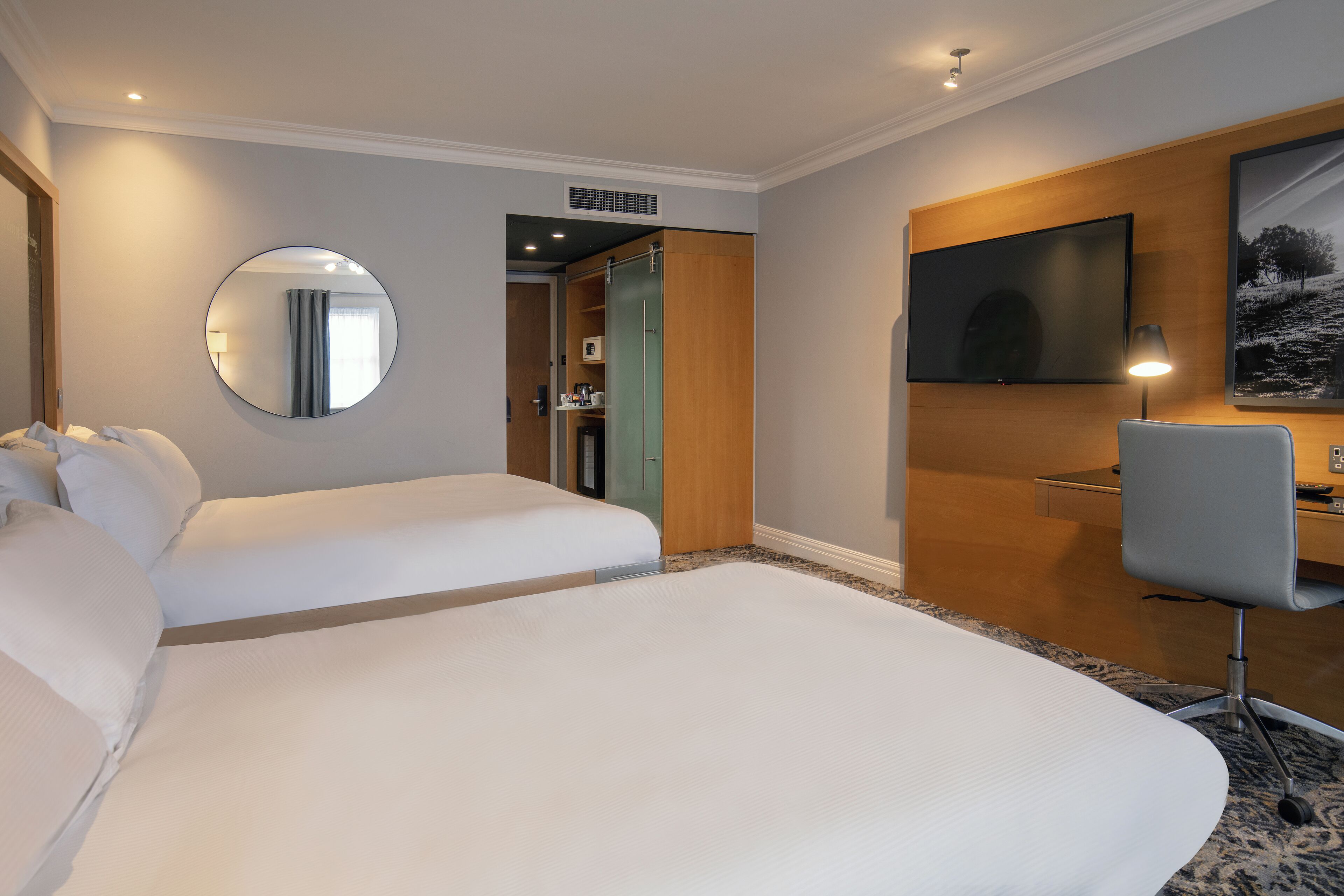 deluxe family room | 1 bedroom, in-room safe, desk, iron/ironing board