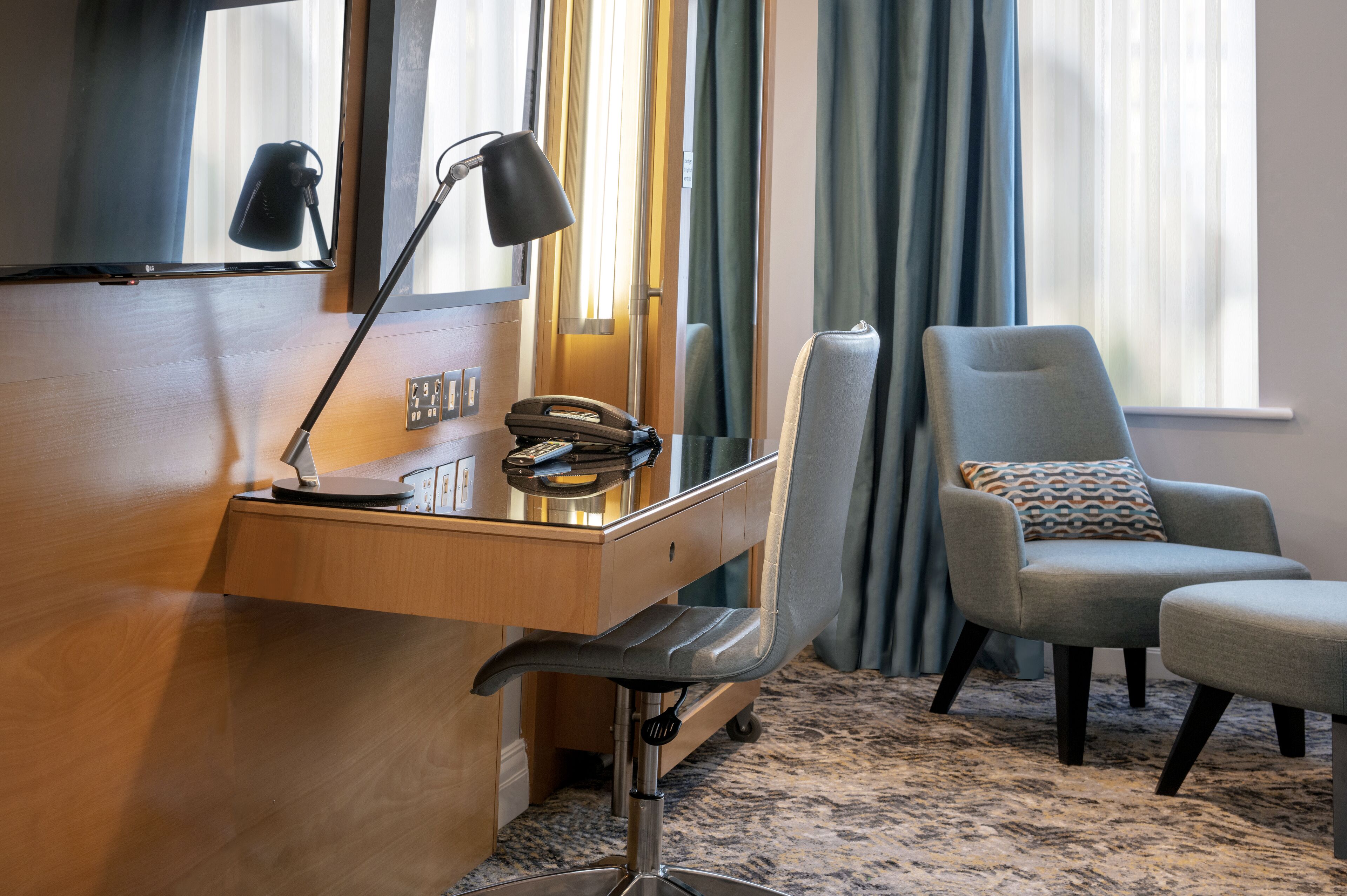 deluxe family room | 1 bedroom, in-room safe, desk, iron/ironing board