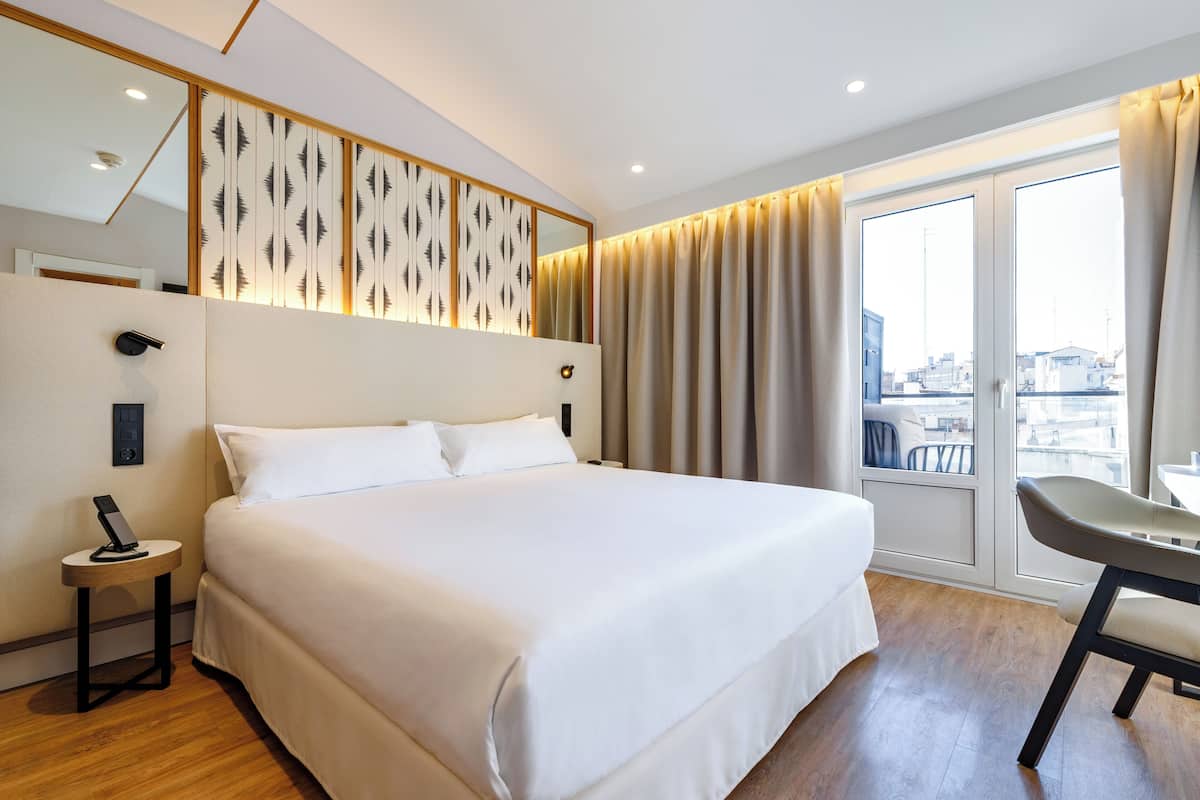 Minibar, in-room safe, desk, blackout curtains