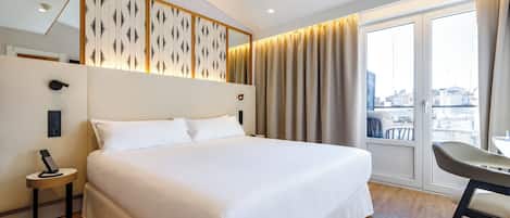 Dobbeltrom – superior, terrasse | Minibar, safe på rommet, skrivebord og blendingsgardiner