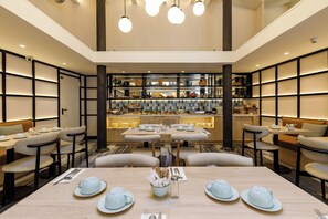 Tägliches Frühstücksbuffet gegen Gebühr