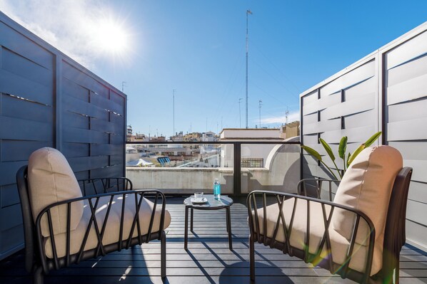 Terrace/patio - Petit Palace Plaza de la Reina Hotel (Valencia)