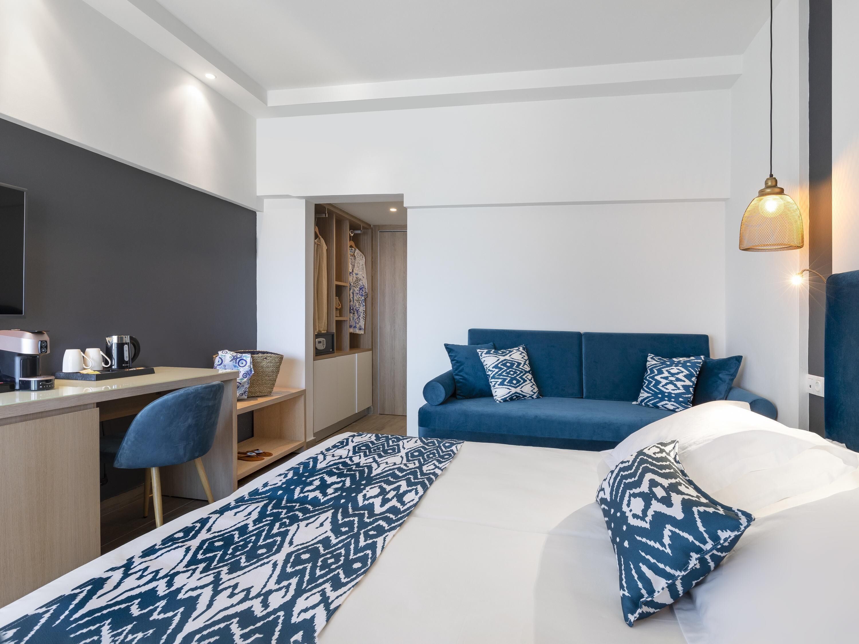 Privilege, Habitación, balcón, vistas al mar | Ropa de cama de alta calidad, caja fuerte, escritorio