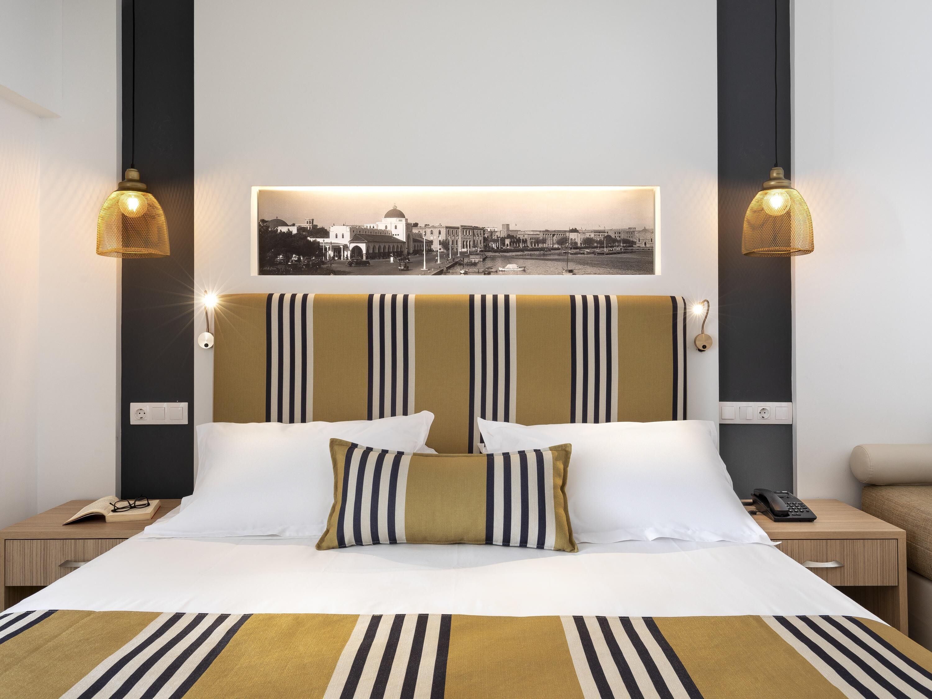 Premium bedding, in-room safe, desk, laptop workspace