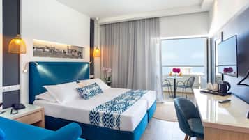Premium bedding, in-room safe, desk, laptop workspace