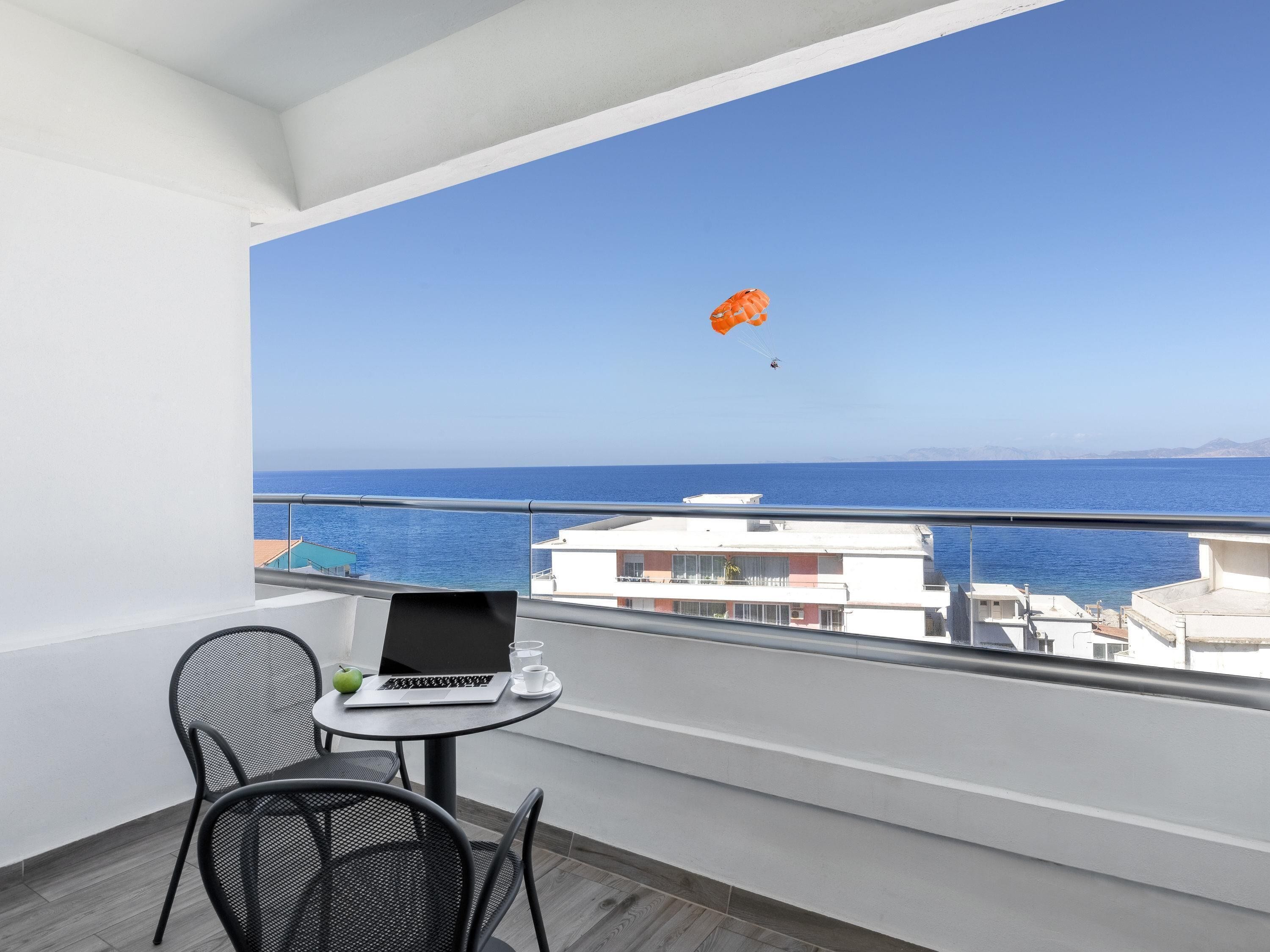 Privilege, Habitación, balcón, vistas al mar | Ropa de cama de alta calidad, caja fuerte, escritorio
