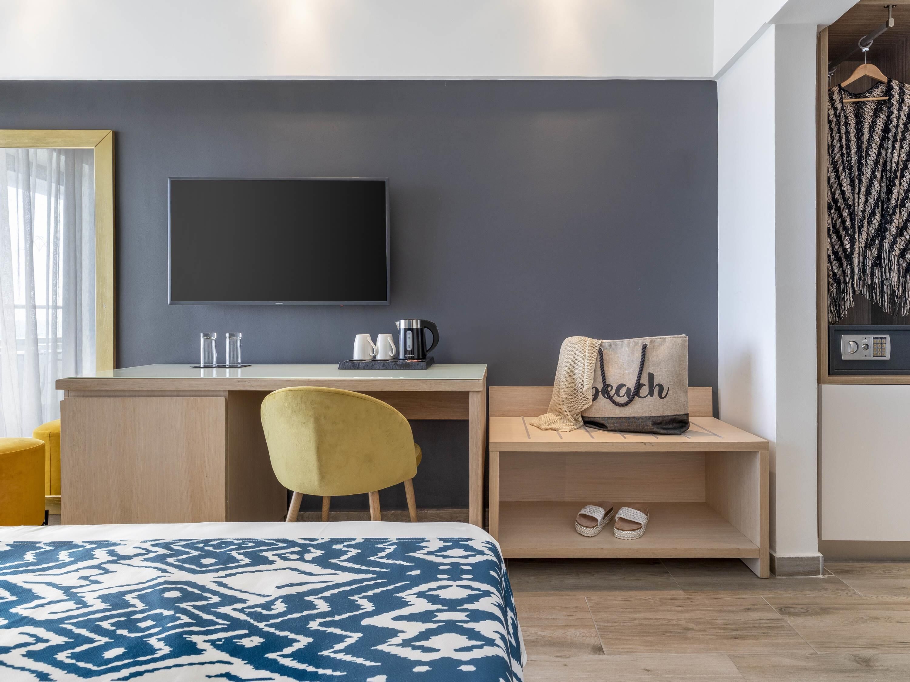 Ropa de cama de alta calidad, caja fuerte, escritorio