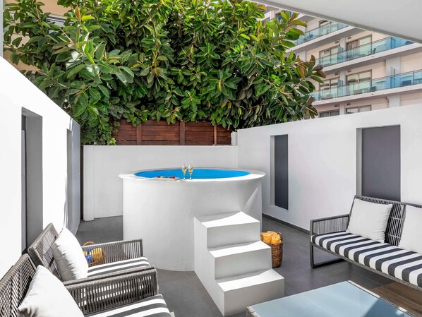 Junior Suite, 1 King Bed with Sofa bed, Terrace | Premium bedding, in-room safe, desk, laptop workspace - Mercure Rhodes Alexia Hotel & Spa (Rhodes)