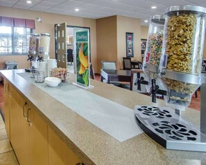 Free daily buffet breakfast - Quality Inn & Suites (Grande Prairie)