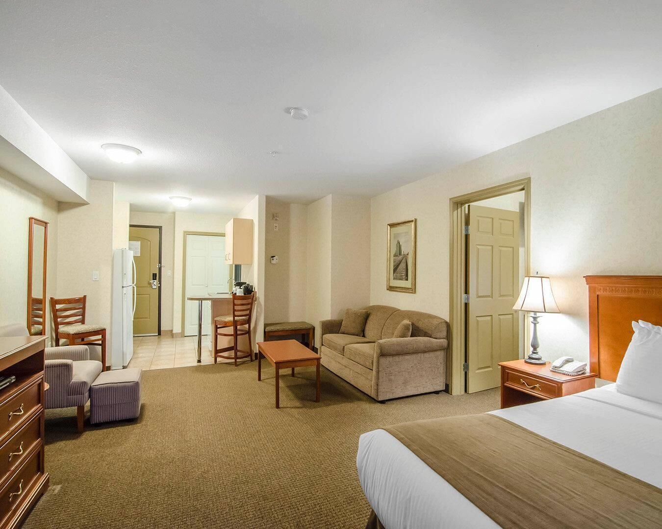 Efficiency, Suite, 1 King Bed with Sofa bed, Non Smoking | Premium bedding, in-room safe, desk, blackout curtains