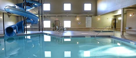 Indoor pool, sun loungers