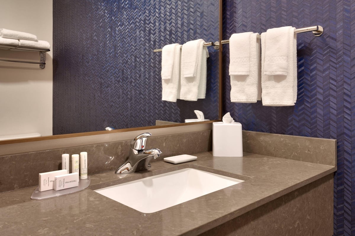 premium bedding, pillow-top beds, in-room safe, desk