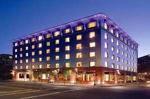 Exterior - Hilton Garden Inn Portland Downtown Waterfront (Portland)