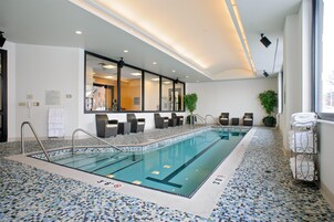 Una piscina techada