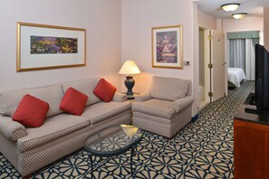 Room | Living area | 36-inch TV with cable channels, pay movies