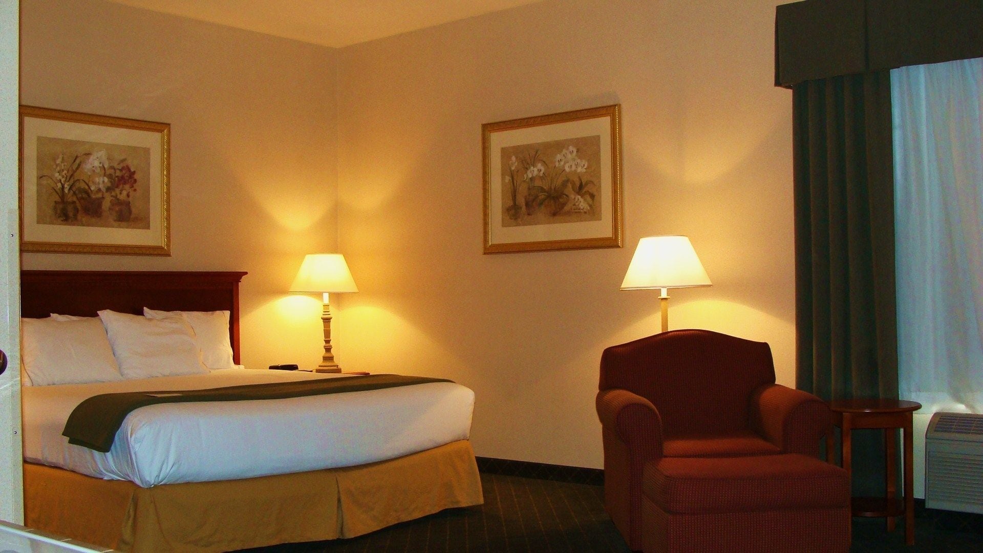 1 bedroom, in-room safe, desk, iron/ironing board