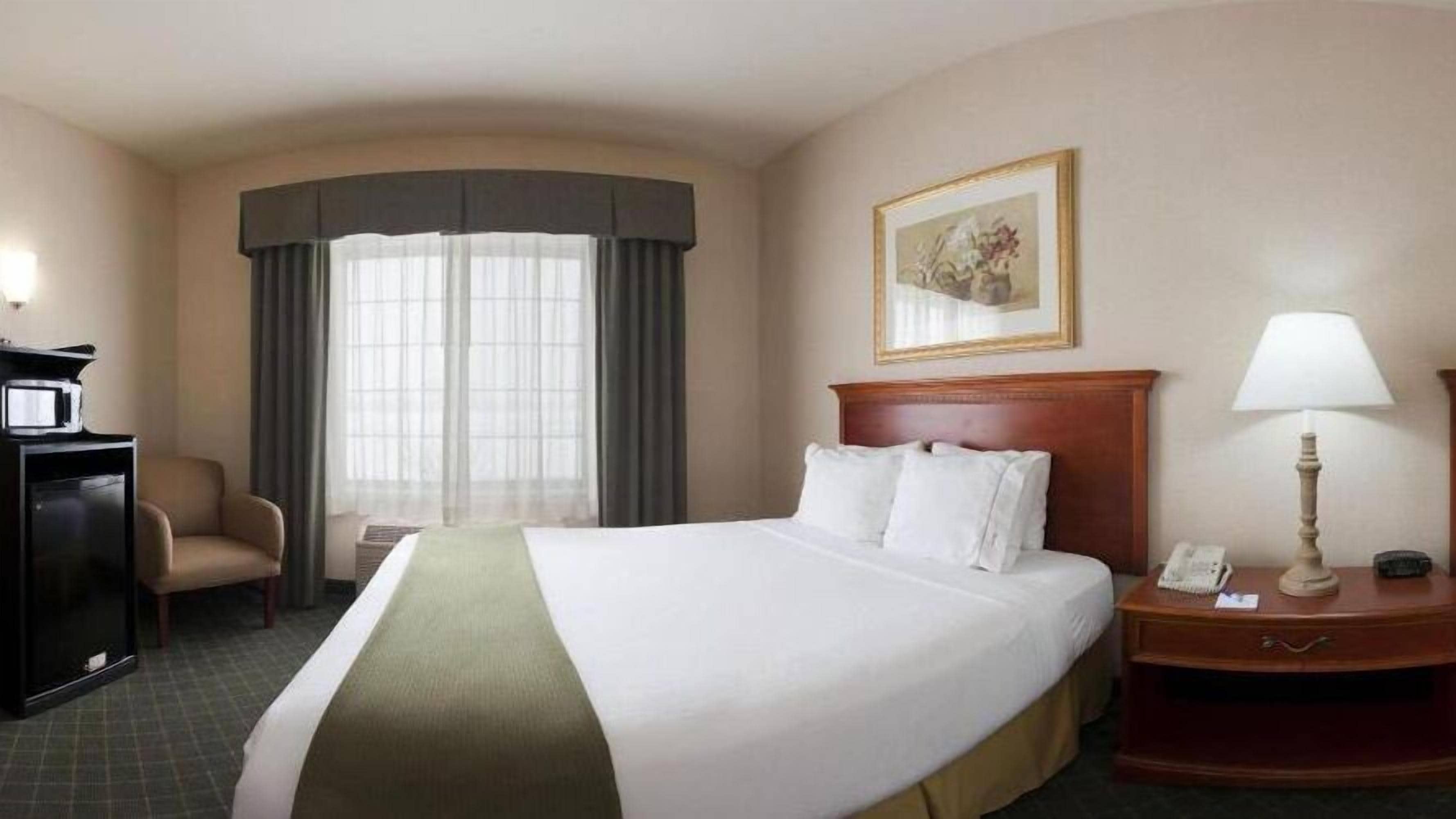 1 bedroom, in-room safe, desk, iron/ironing board