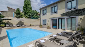 Außenpool, Liegestühle